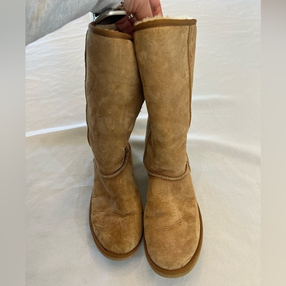 UGG Women's Classic Tall Boot, Brown, Size 9 - Picture 1 of 5